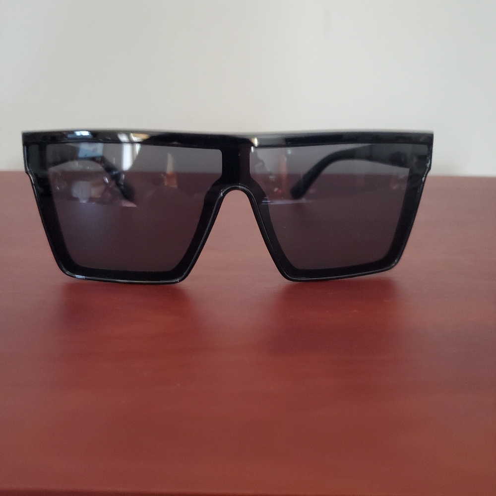 Black Oversized Sunglasses